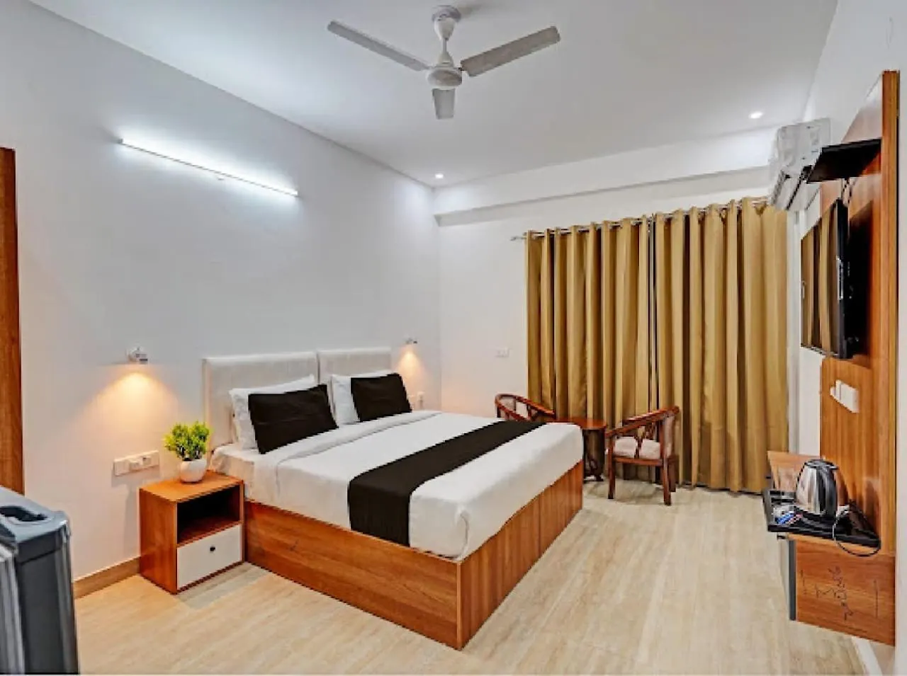 Akshay Medanta Hospitility 호텔 구르가온